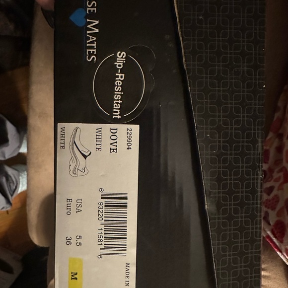 Nurse Mates Dove nursing shoes - Picture 3 of 11